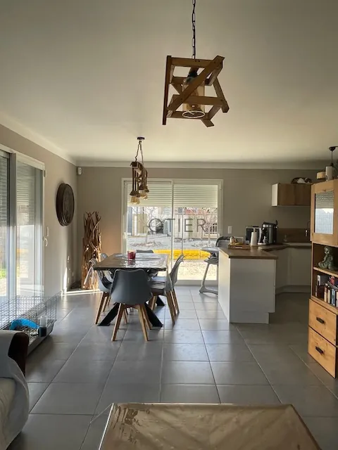 Maison récente de 90 m² à La Calmette avec jardin et garage 