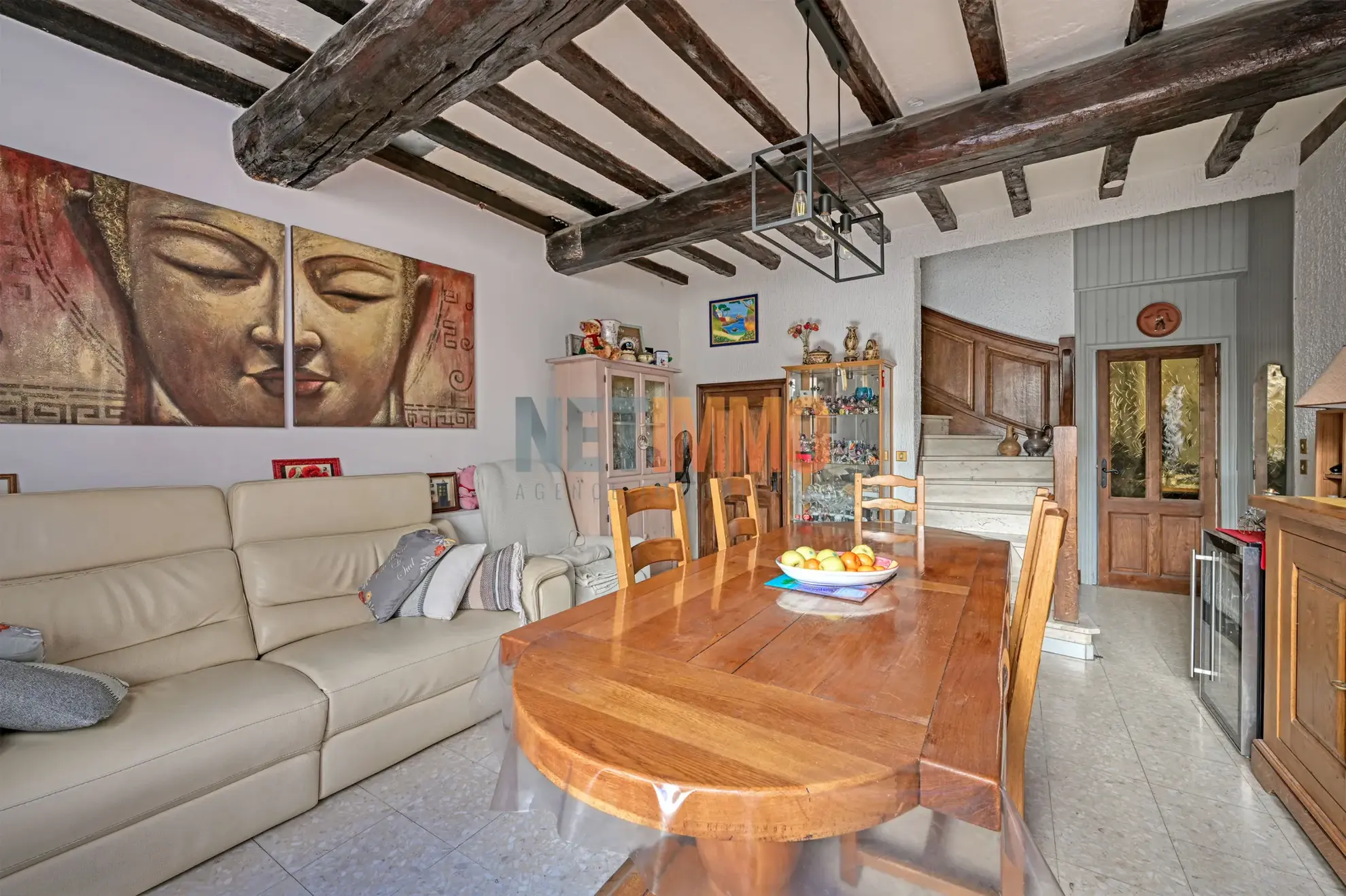 Charmante maison de village à Vauvert avec cour et équipements modernes 