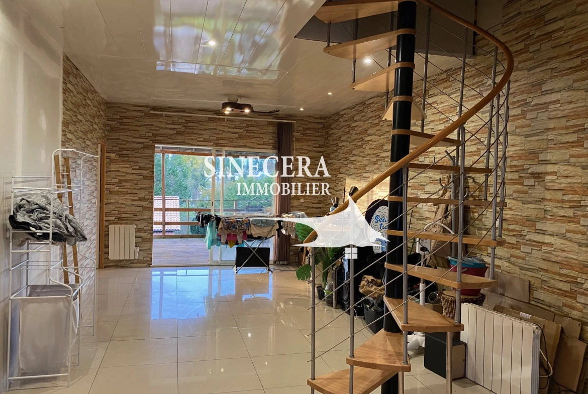 Maison de ville avec terrain à Riberac - 4 chambres et terrasse suspendue 