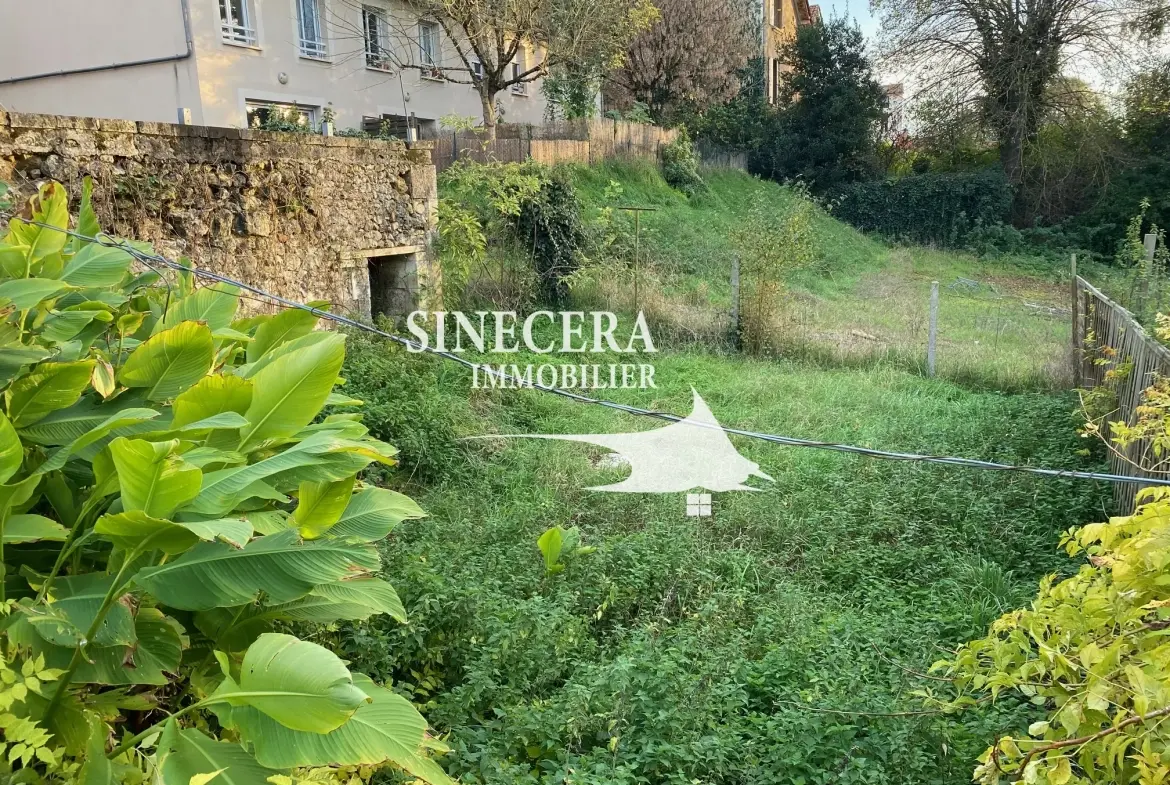 Maison de ville avec terrain à Riberac - 4 chambres et terrasse suspendue 