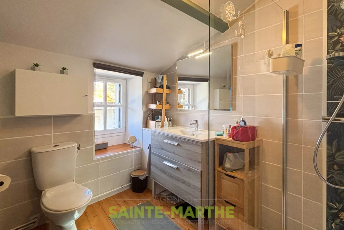 Maison 4 pièces à vendre à Magne, secteur église, avec cour et pergola 