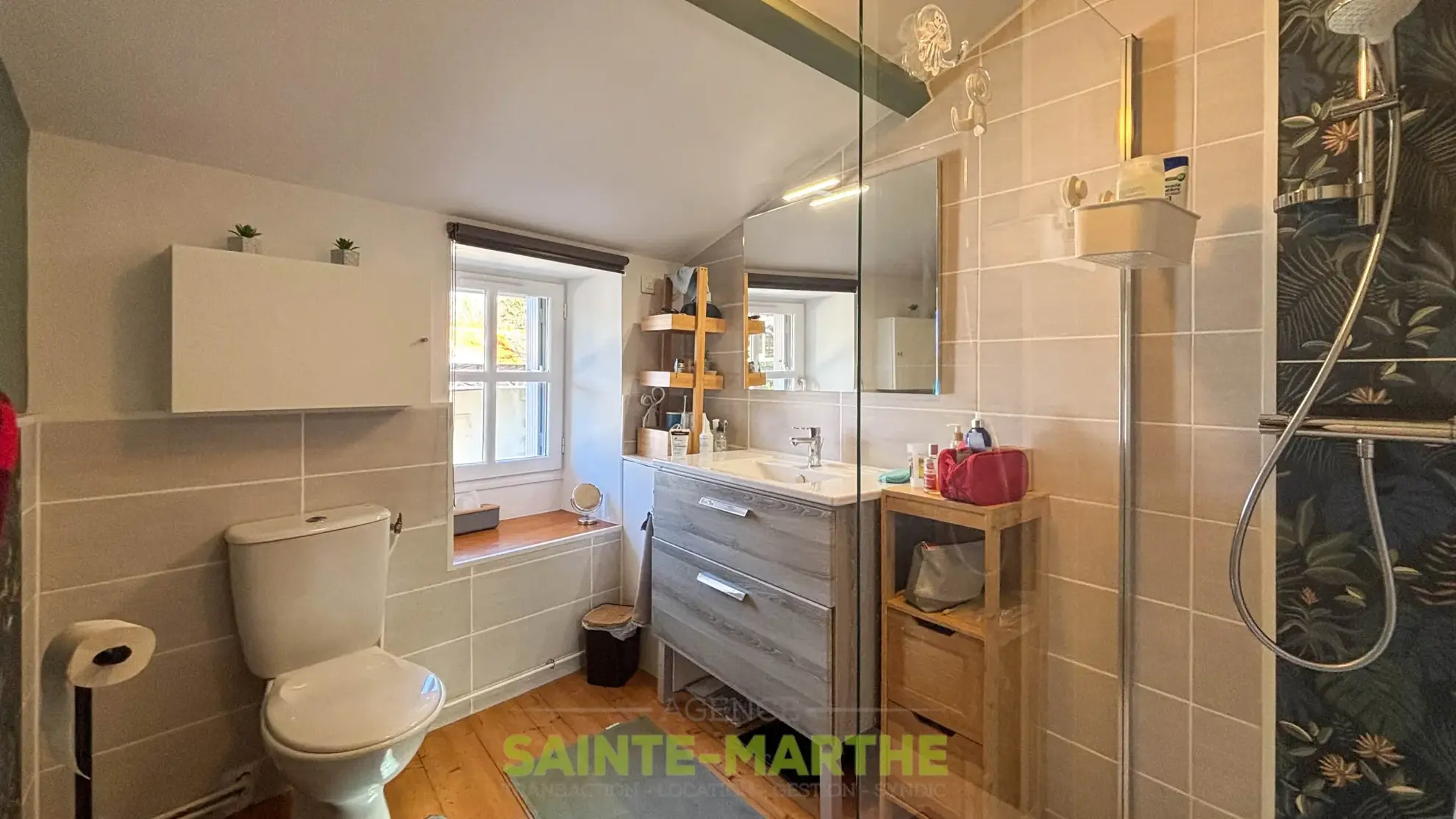 Maison 4 pièces à vendre à Magne, secteur église, avec cour et pergola 