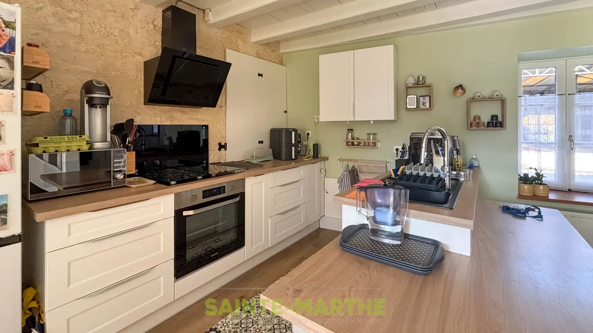 Maison 4 pièces à vendre à Magne, secteur église, avec cour et pergola 