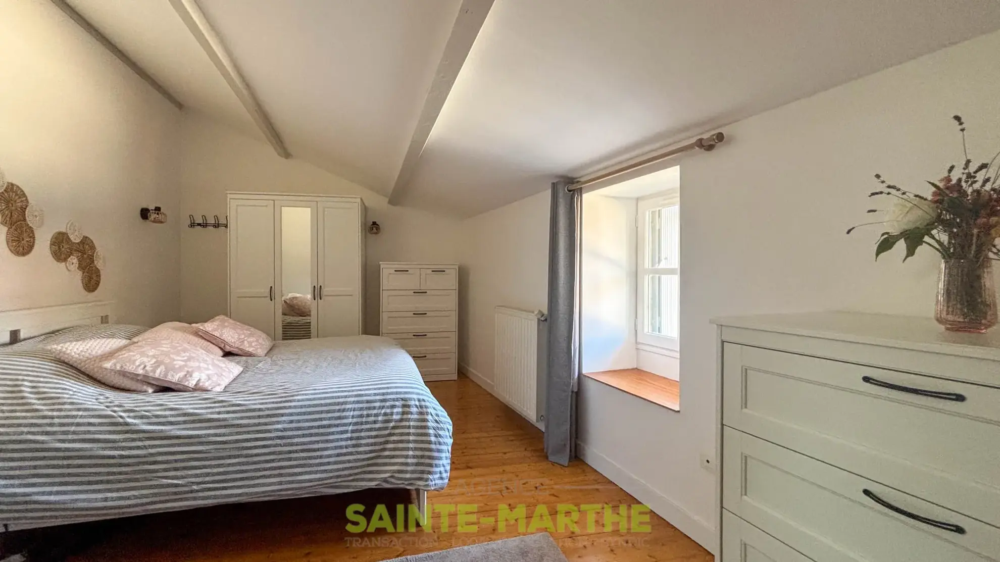 Maison 4 pièces à vendre à Magne, secteur église, avec cour et pergola 