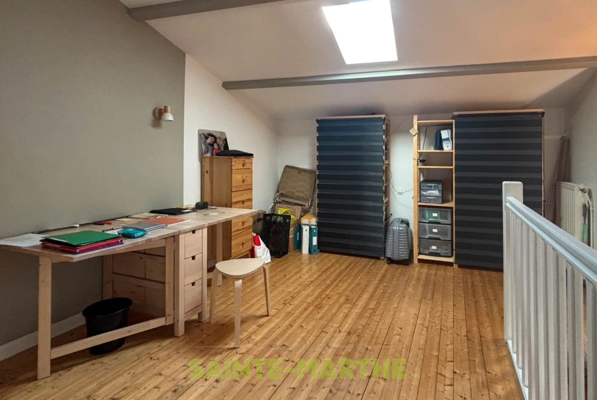 Maison 4 pièces à vendre à Magne, secteur église, avec cour et pergola 