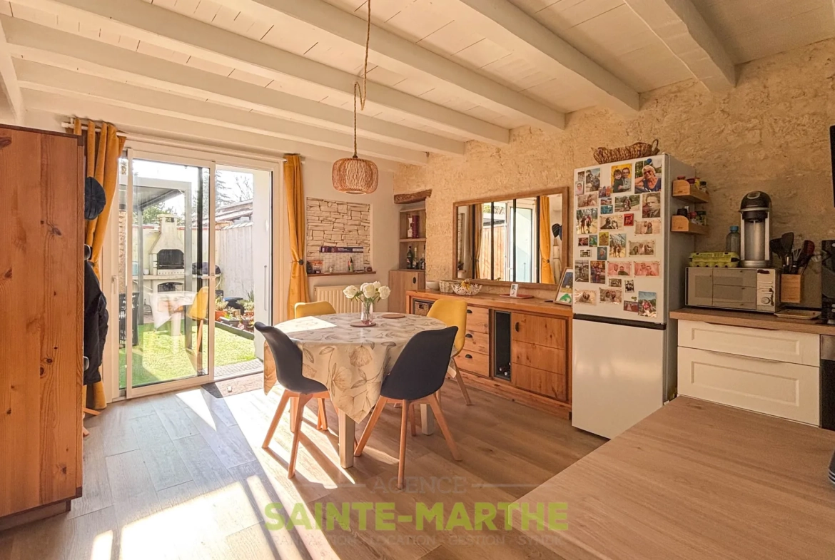 Maison 4 pièces à vendre à Magne, secteur église, avec cour et pergola 