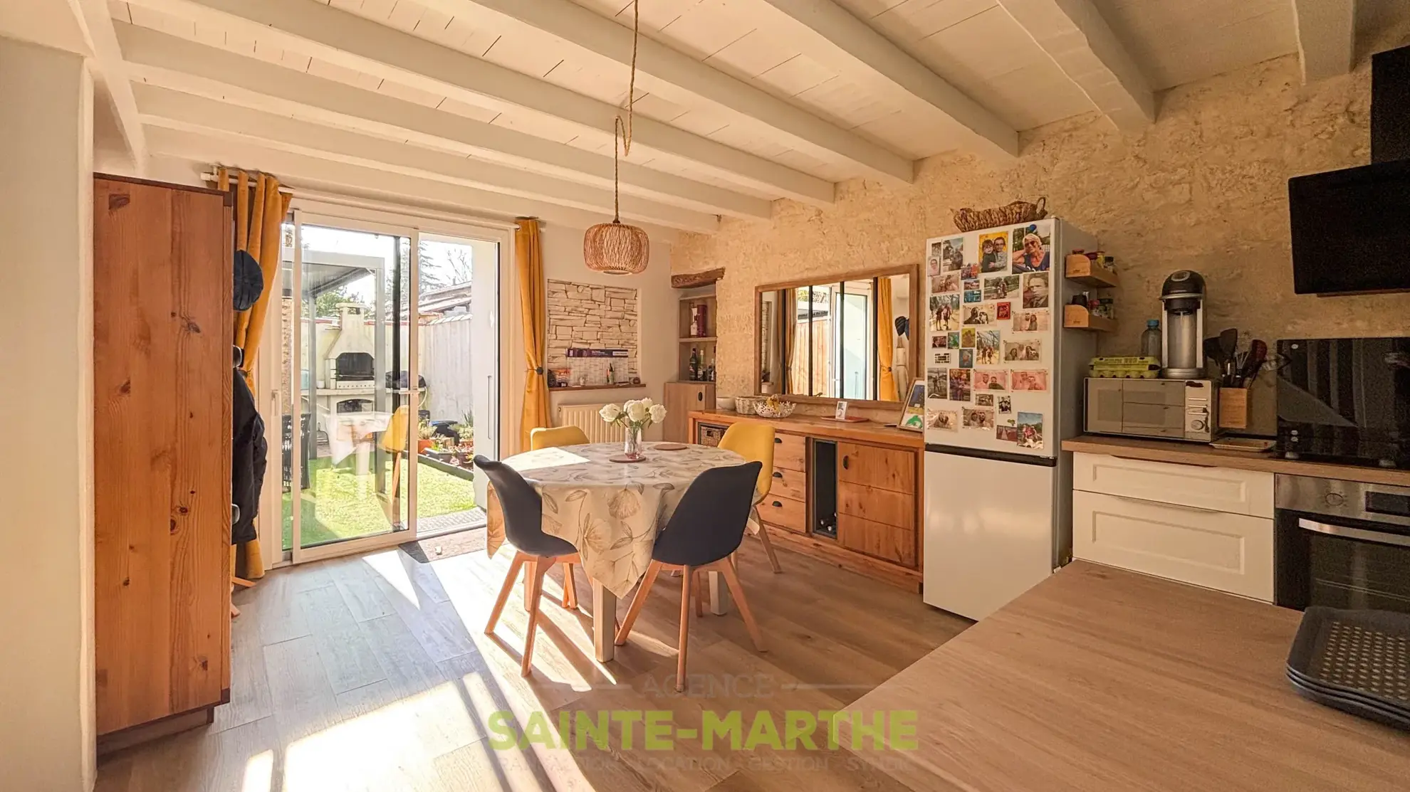 Maison 4 pièces à vendre à Magne, secteur église, avec cour et pergola 