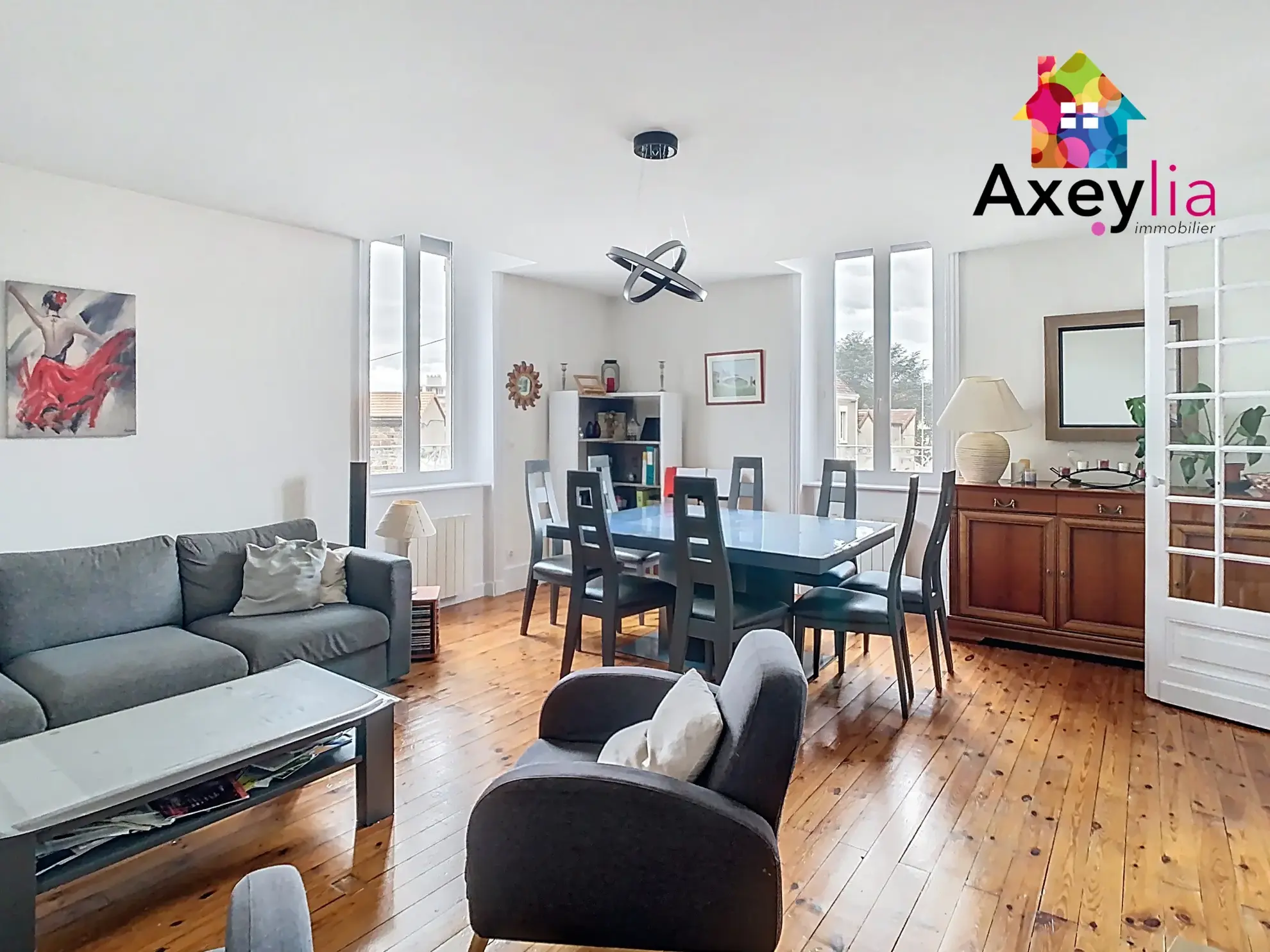 Appartement T6 rénové de 165 m² au Coteau avec cave et proximité commodités 