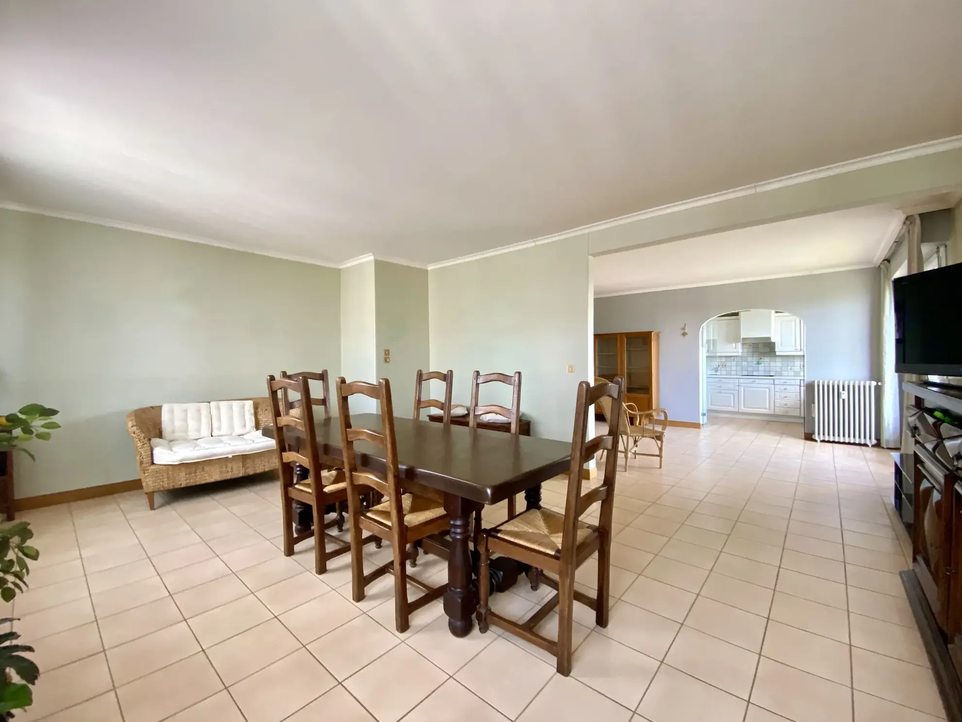 Appartement d’exception à Maubeuge avec 3 chambres, balcon et garage 