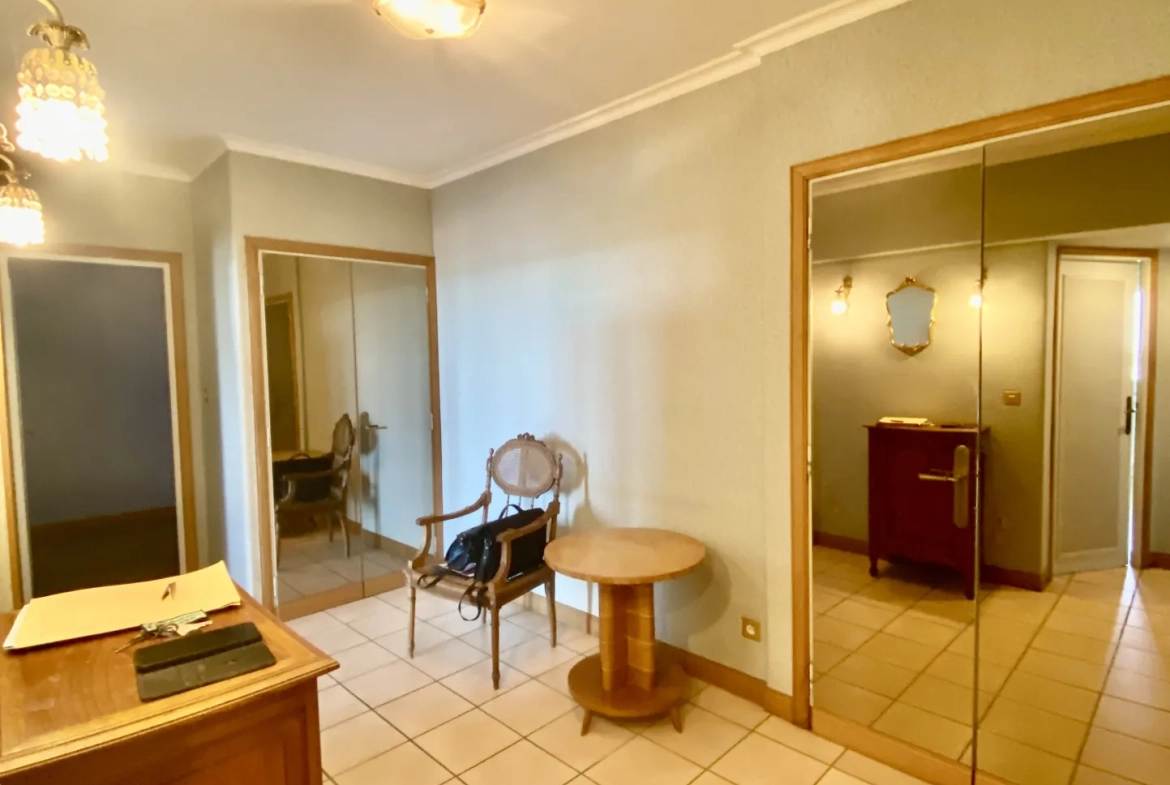 Appartement d’exception à Maubeuge avec 3 chambres, balcon et garage 