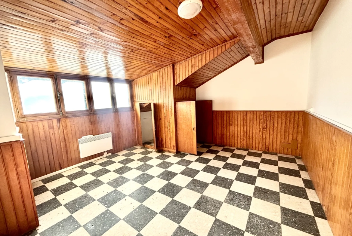 Appartement T2 à vendre à Font-Romeu avec vue sur la montagne, au dernier étage 