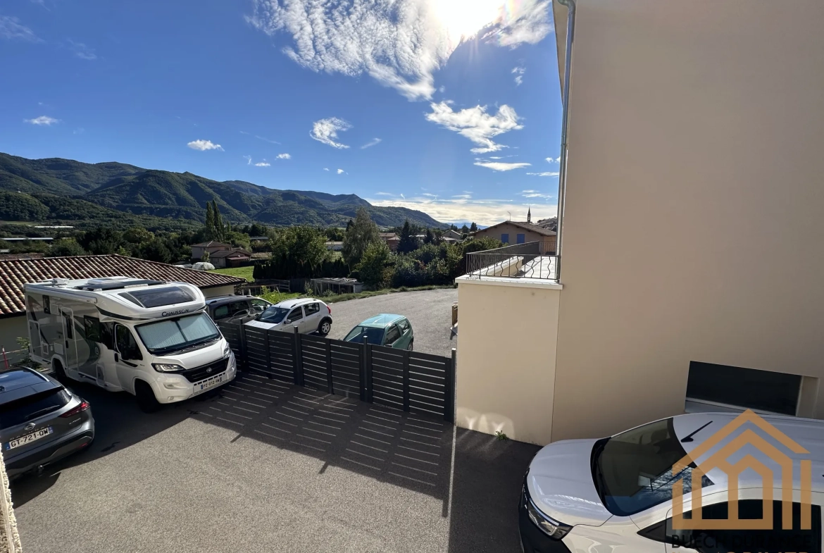 Appartement Duplex 3 pièces à La Saulce avec parking et faibles charges 