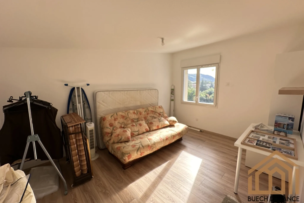 Appartement Duplex 3 pièces à La Saulce avec parking et faibles charges 