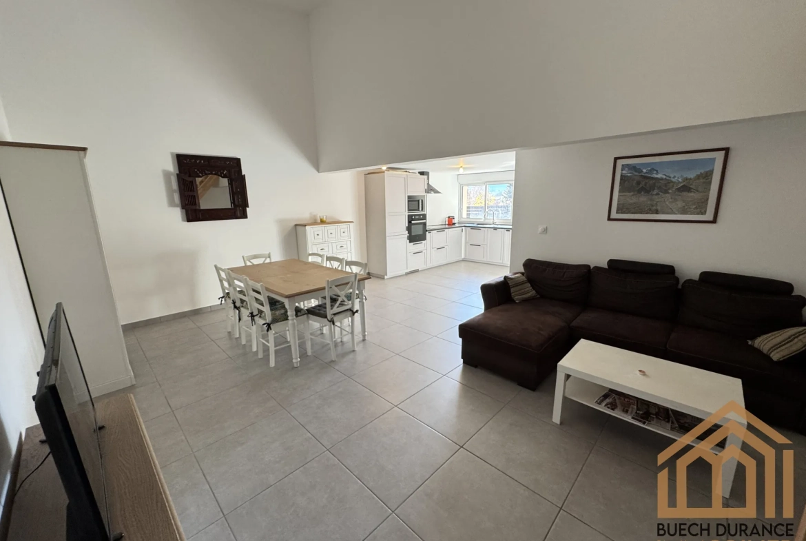 Appartement Duplex 3 pièces à La Saulce avec parking et faibles charges 