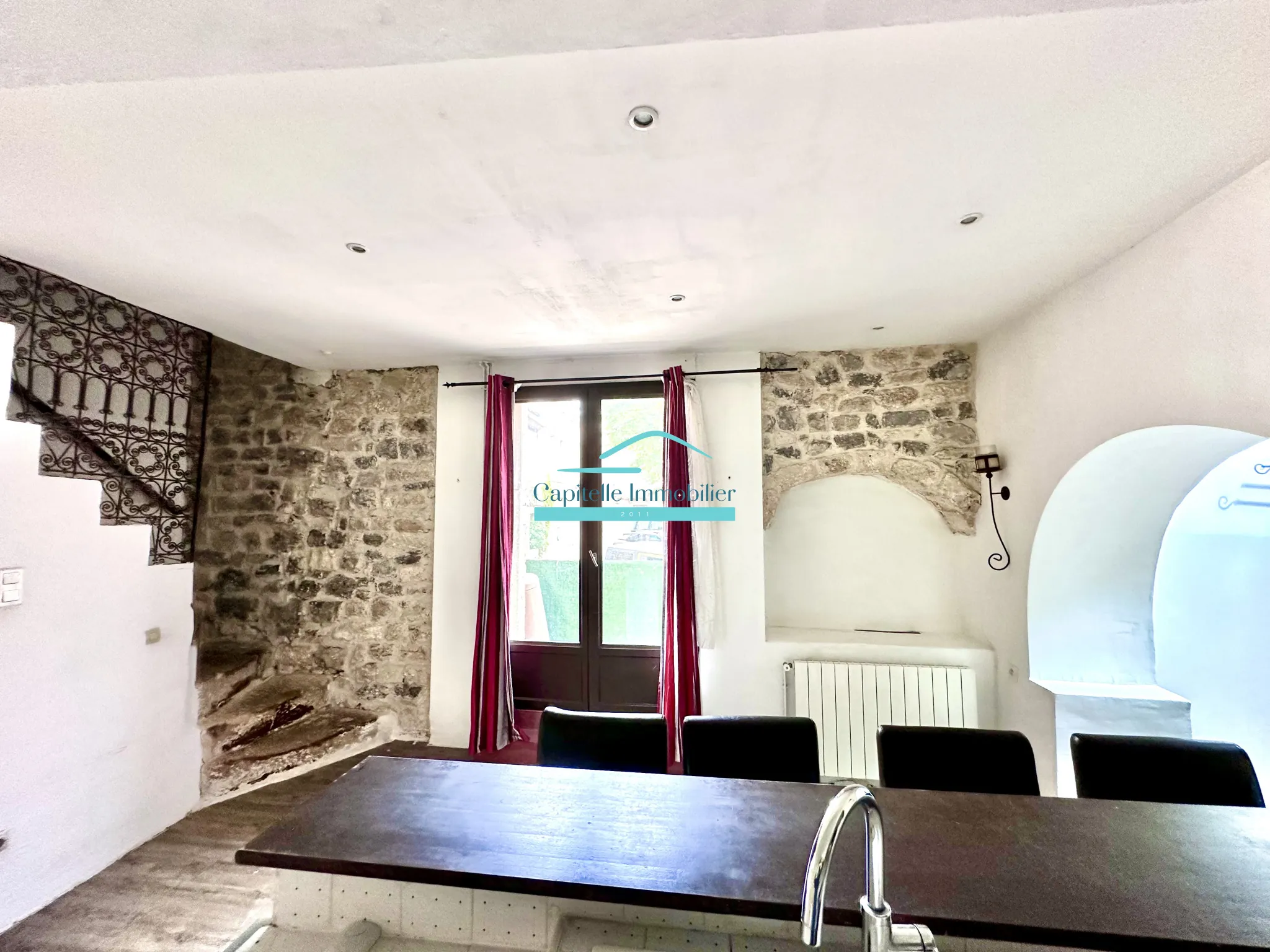 Maison de village avec studio à Mireval - 140 m², 3 chambres, cave à vin 