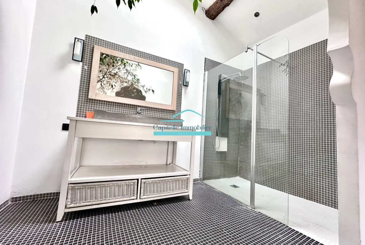 Maison de village avec studio à Mireval - 140 m², 3 chambres, cave à vin 