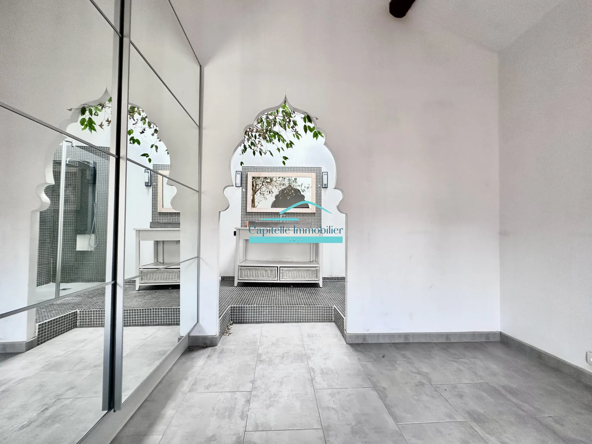 Maison de village avec studio à Mireval - 140 m², 3 chambres, cave à vin 