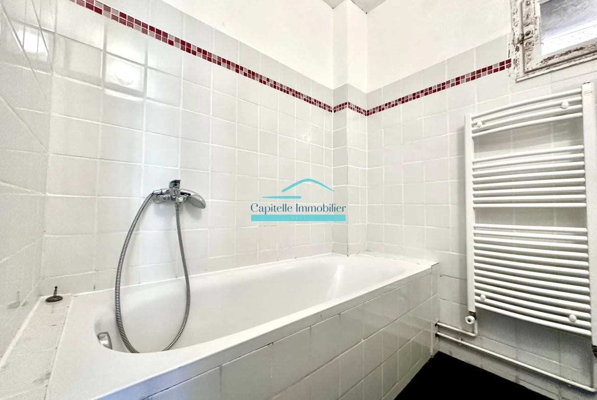 Maison de village avec studio à Mireval - 140 m², 3 chambres, cave à vin 