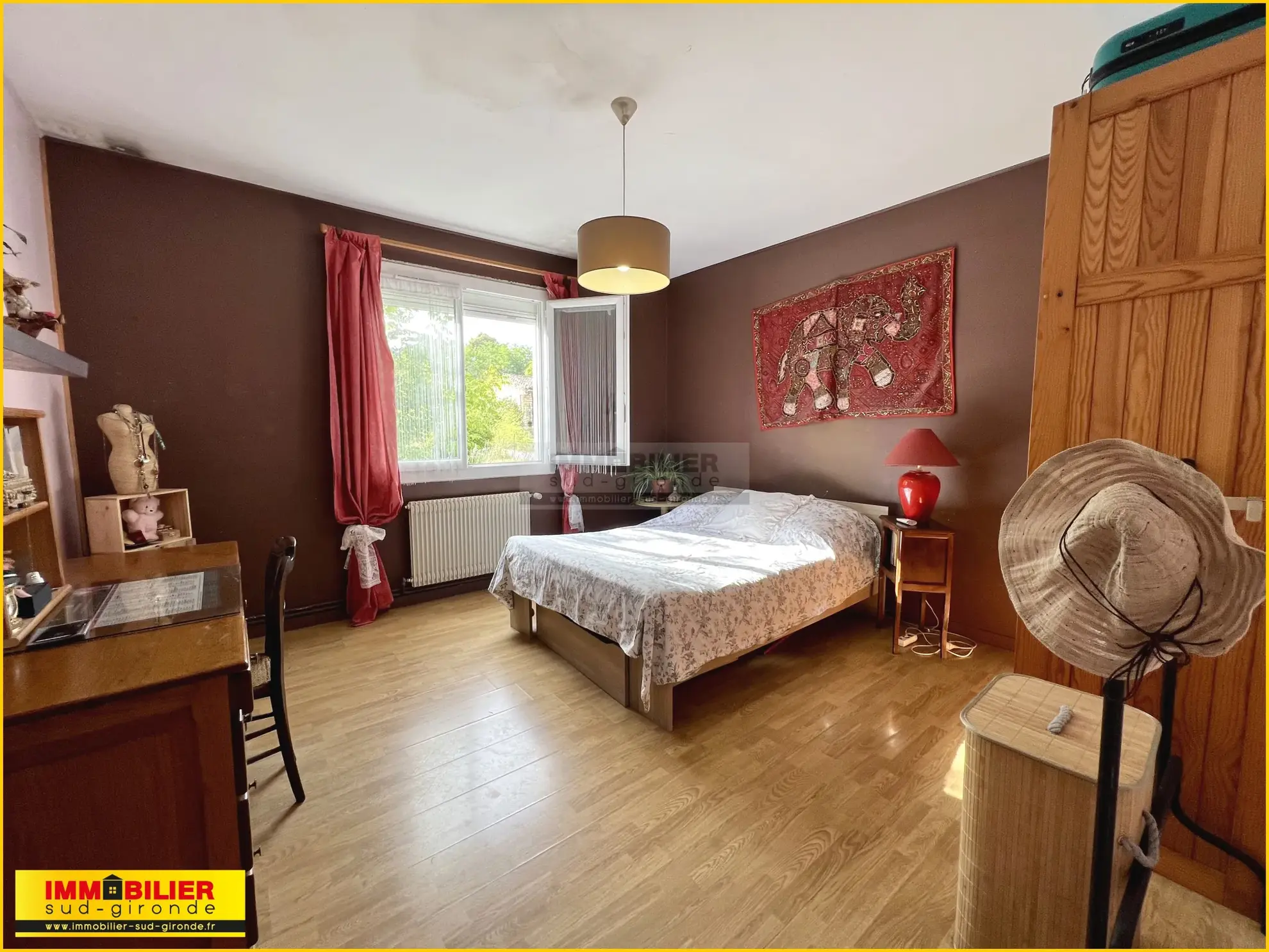 Charmante maison familiale à Landiras avec grand jardin et garage, proche centre 