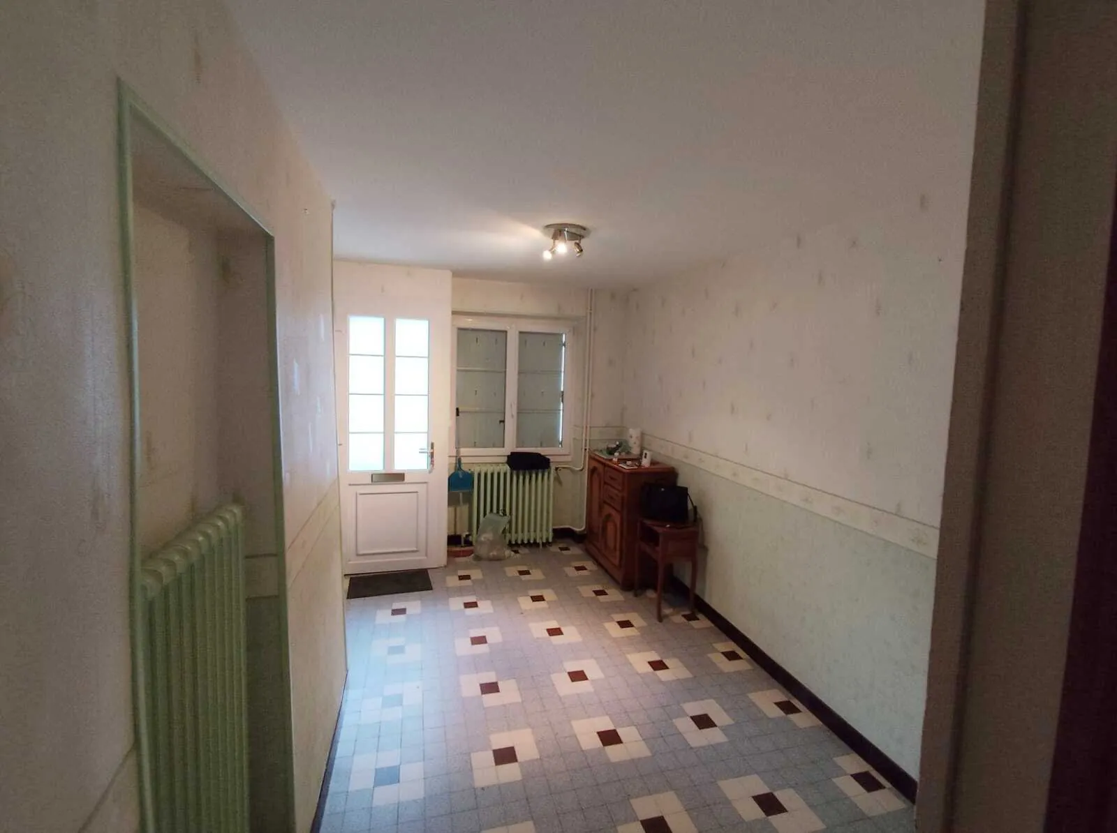 Maison de 45 m² à Douillet en Sarthe avec garage et terrain 