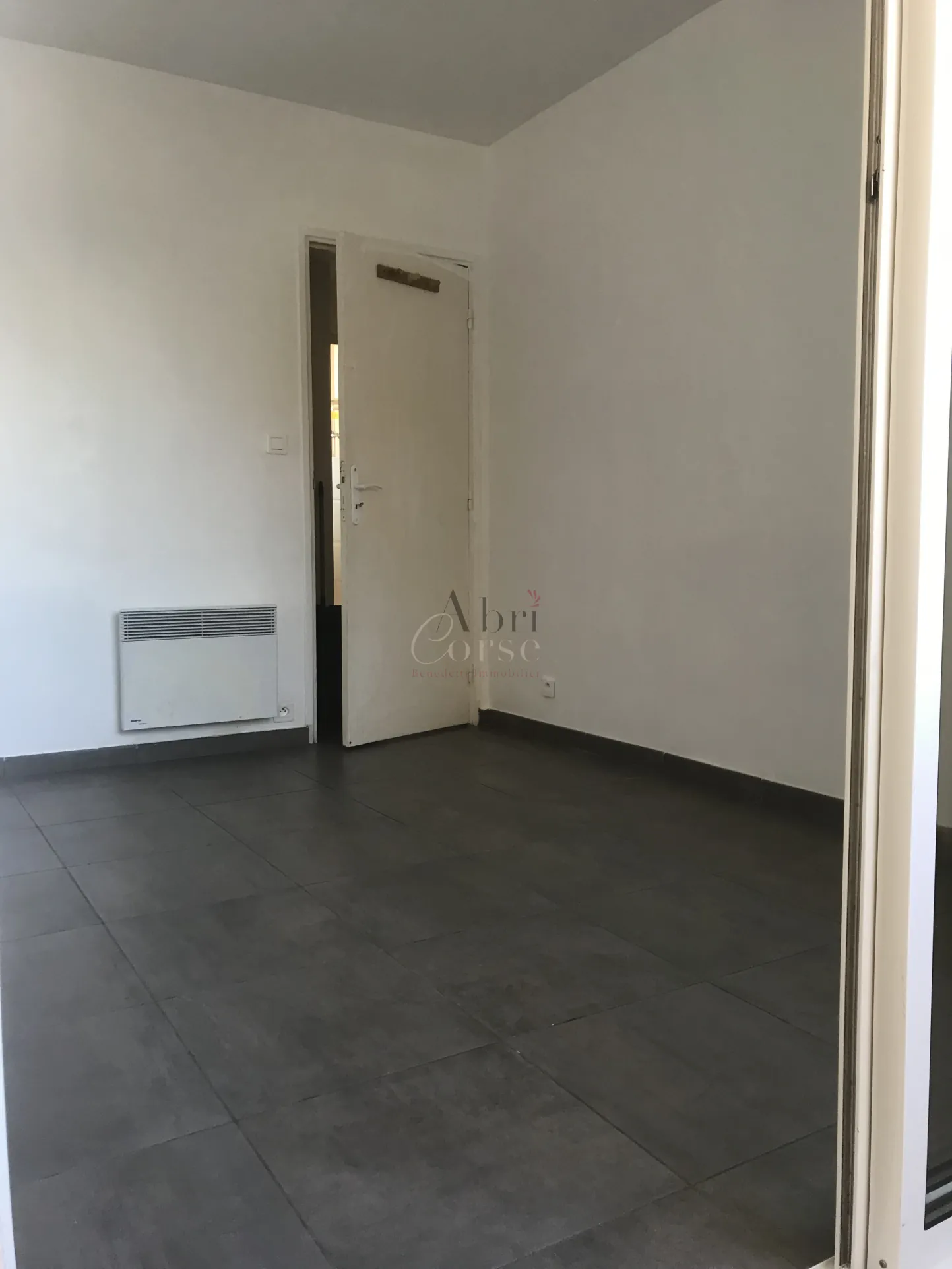 Appartement T3 de 53 m² à vendre à Ajaccio, secteur Laetitia 