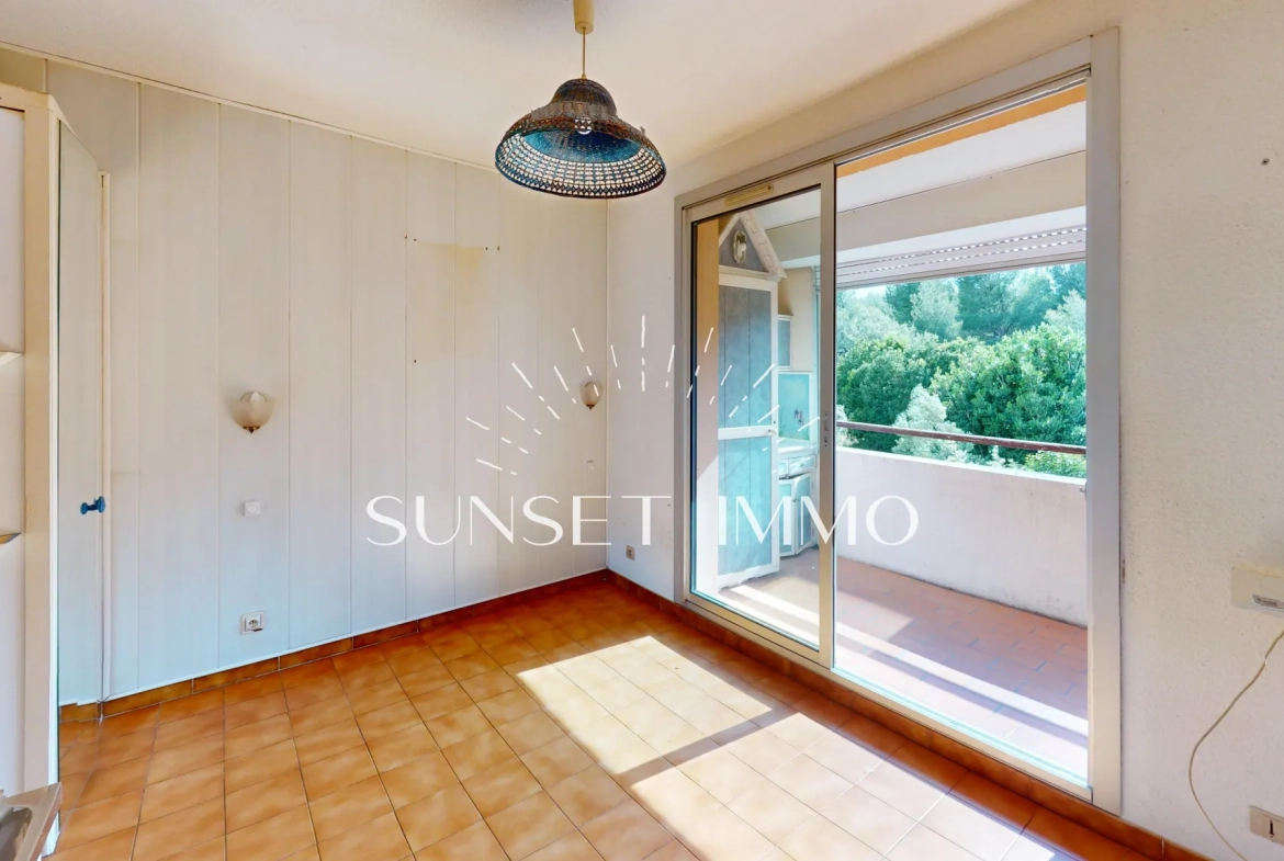 Studio en vente à Sausset-les-Pins avec balcon et parking privé 