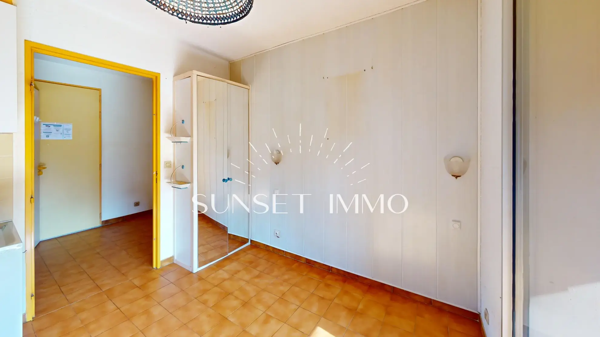 Studio en vente à Sausset-les-Pins avec balcon et parking privé 