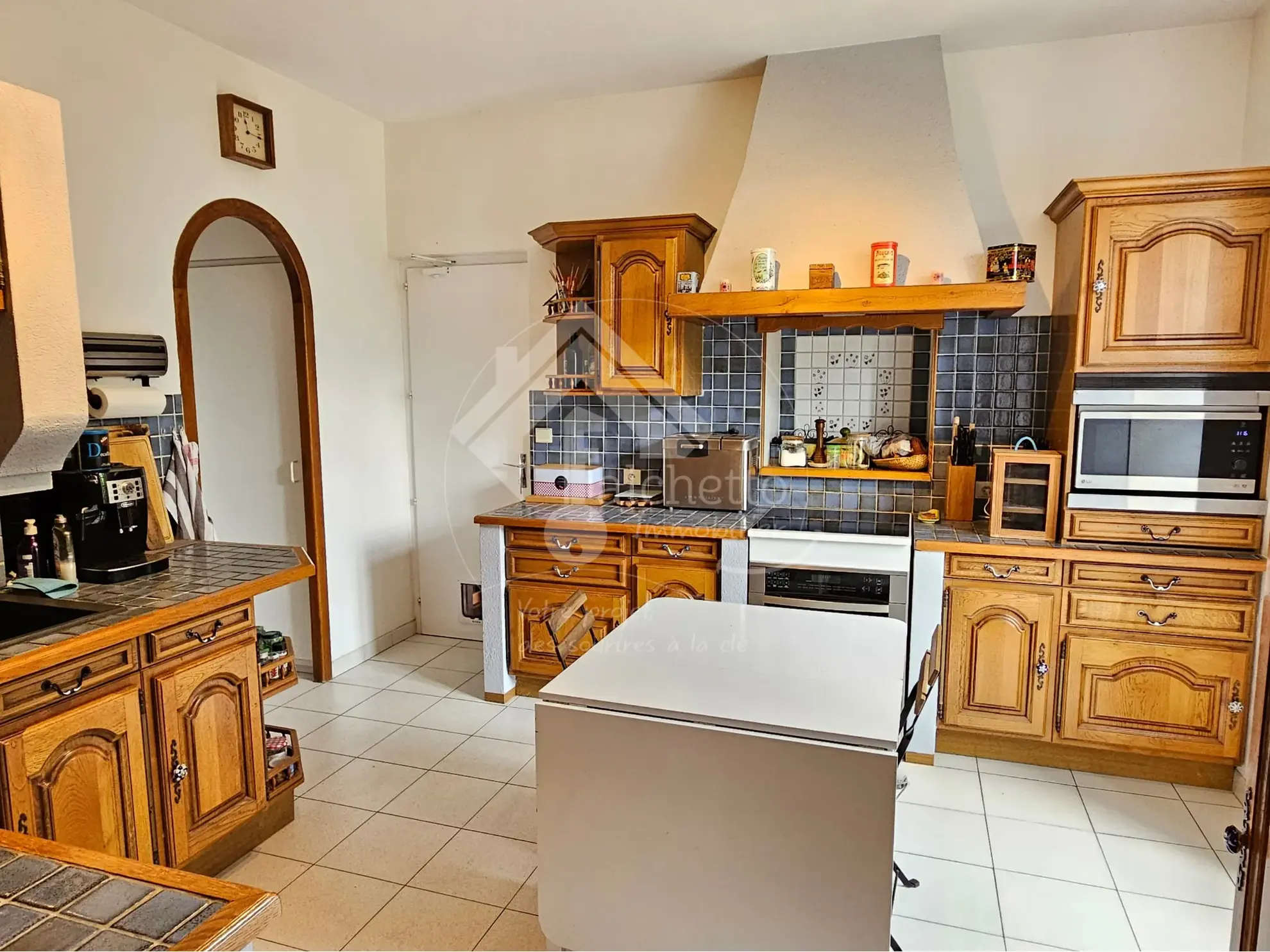 Maison de caractère de 260 m² avec terrain à Vaumas, proche Parc Le Pal 