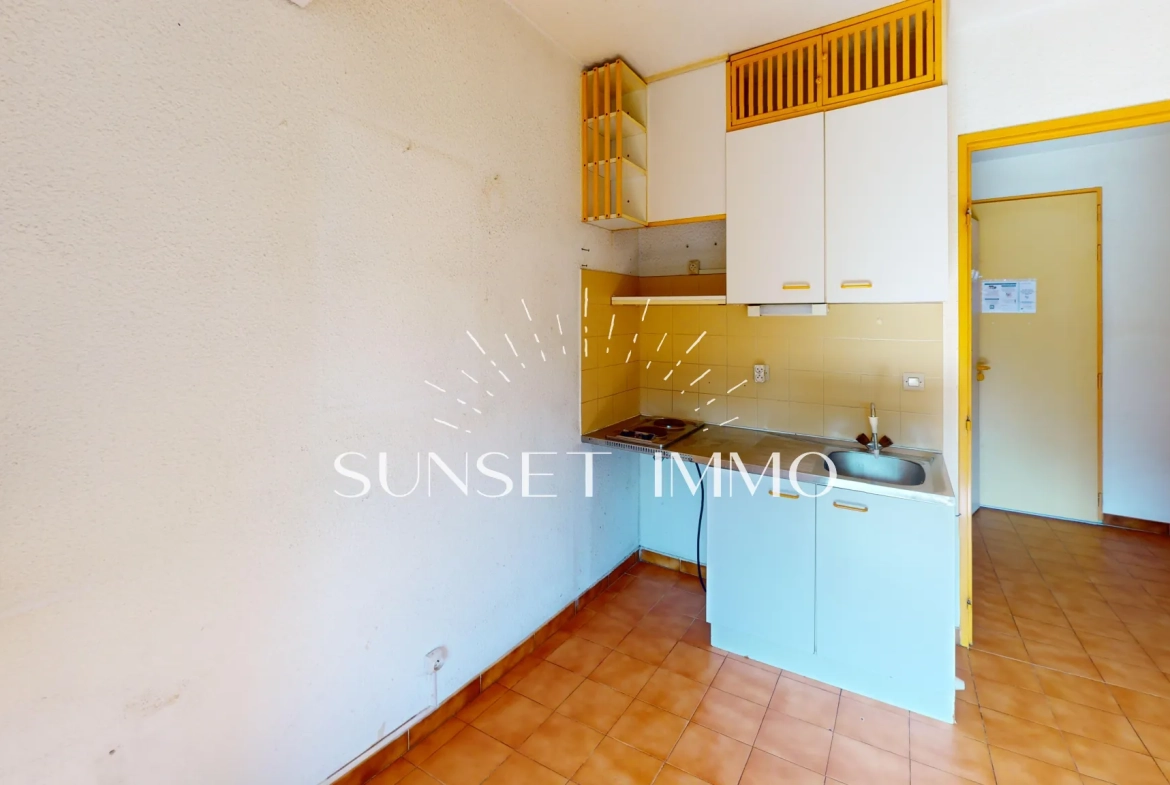 Studio en vente à Sausset-les-Pins avec balcon et parking privé 