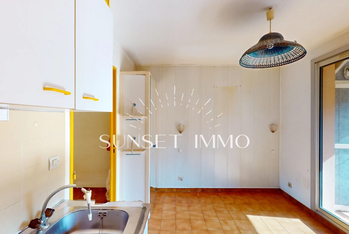 Studio en vente à Sausset-les-Pins avec balcon et parking privé 