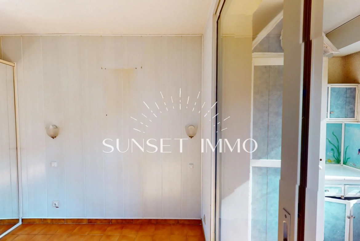 Studio en vente à Sausset-les-Pins avec balcon et parking privé 