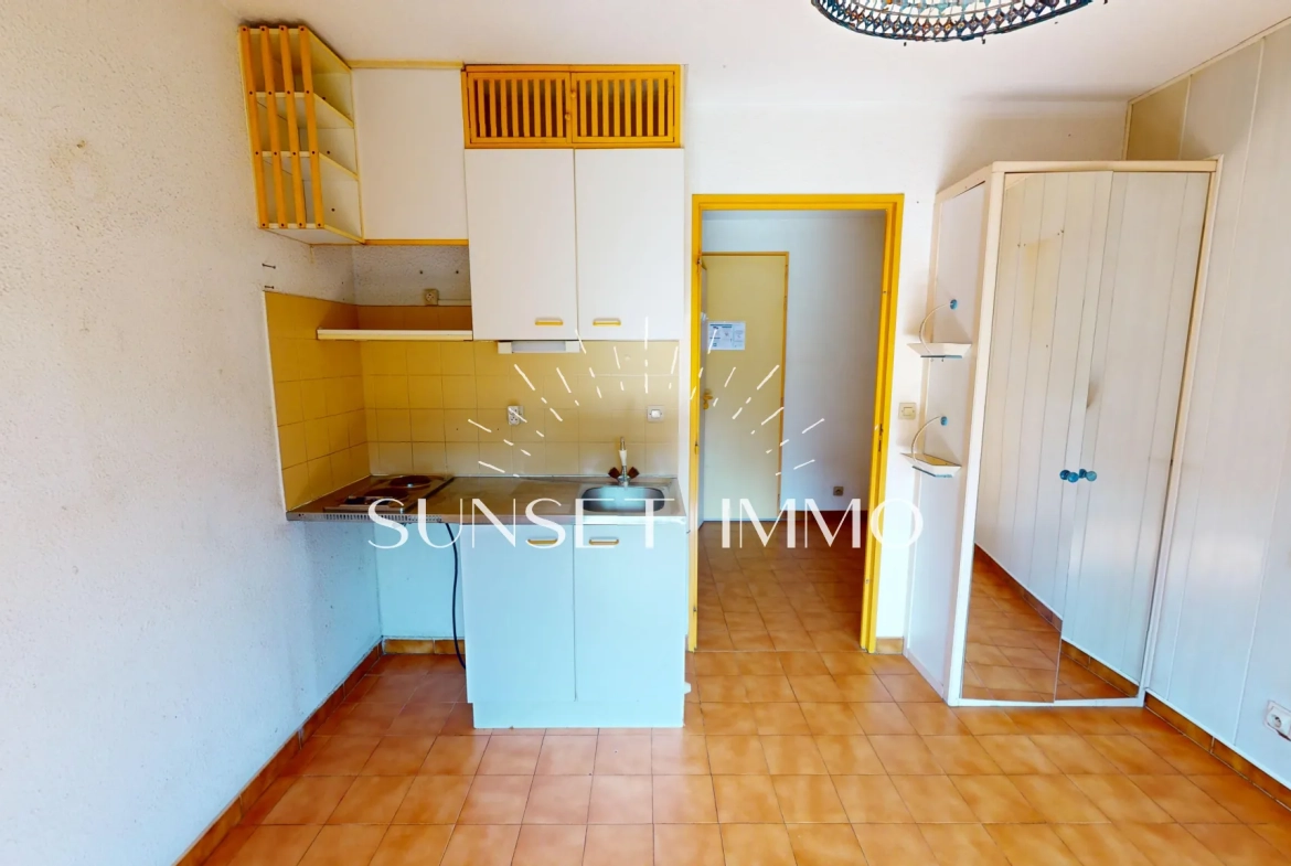 Studio en vente à Sausset-les-Pins avec balcon et parking privé 