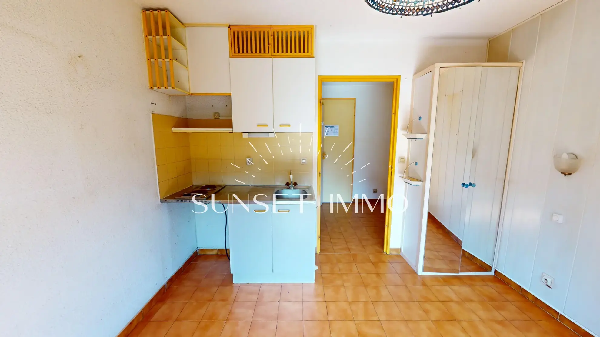 Studio en vente à Sausset-les-Pins avec balcon et parking privé 
