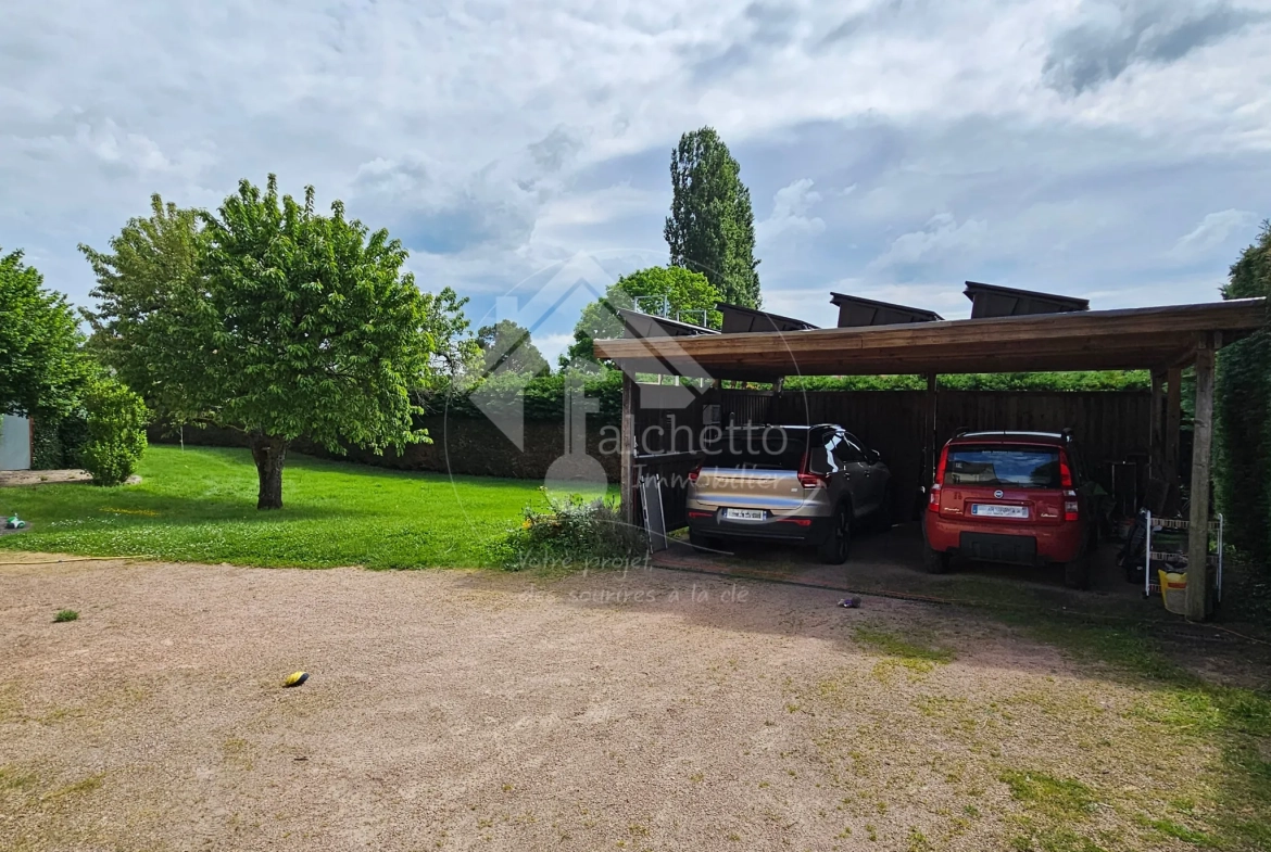 Maison de caractère de 260 m² avec terrain à Vaumas, proche Parc Le Pal 