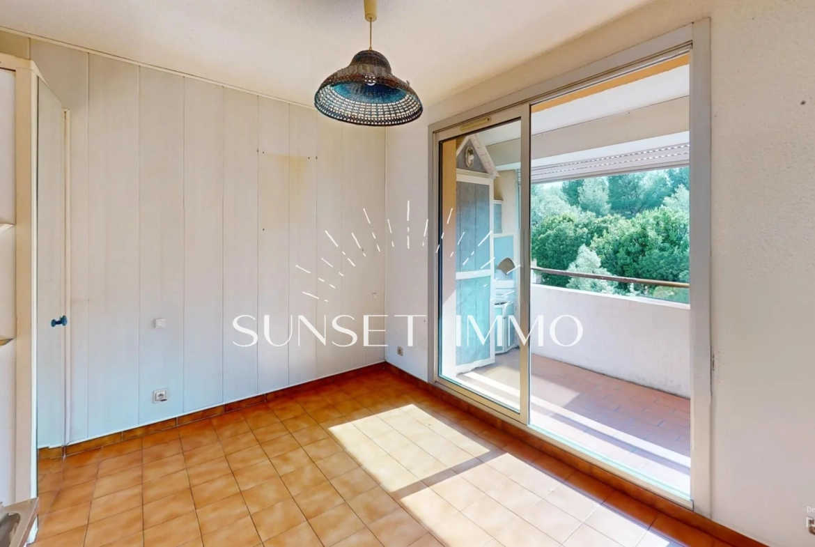 Studio en vente à Sausset-les-Pins avec balcon et parking privé 