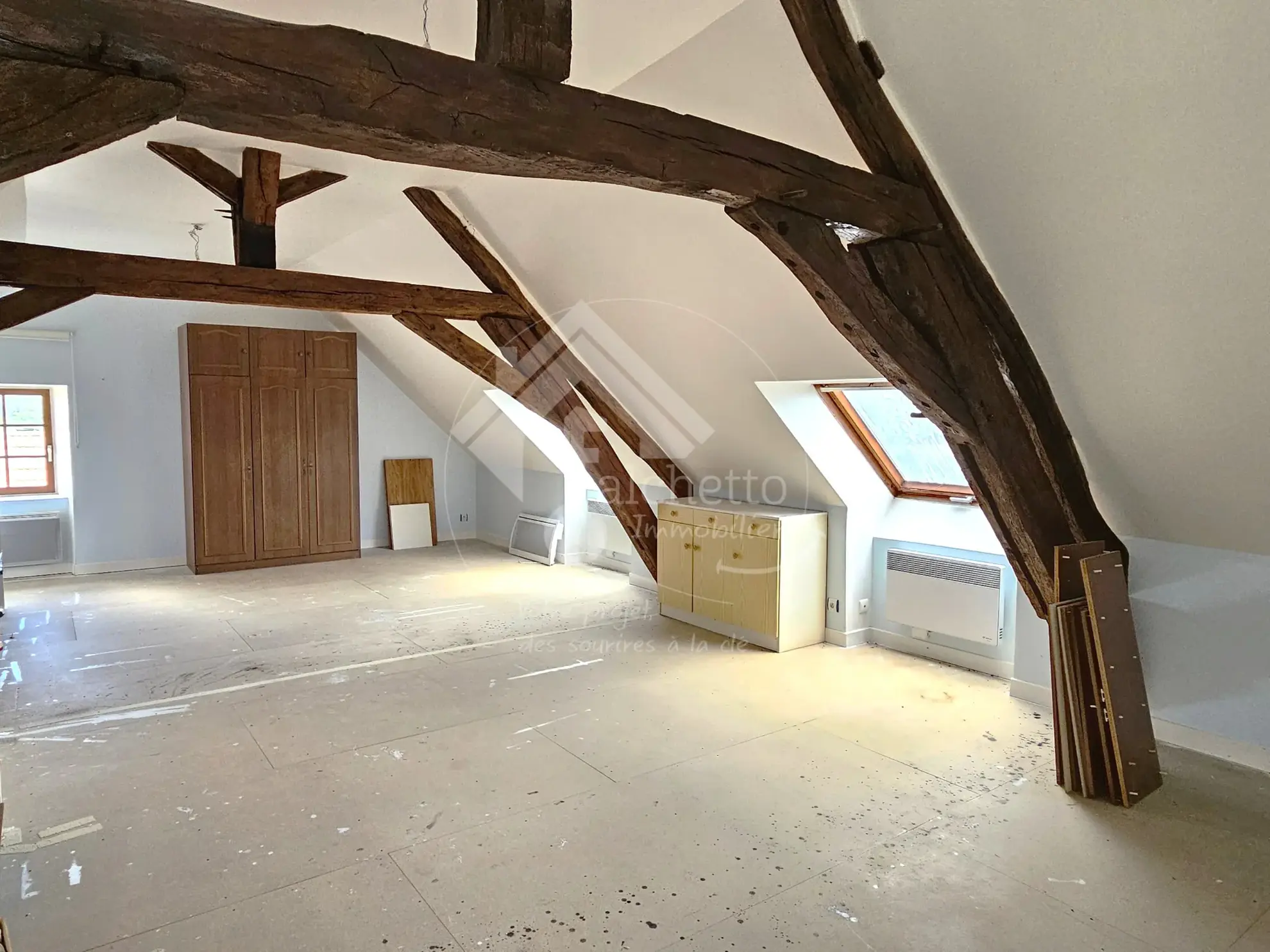 Maison de caractère de 260 m² avec terrain à Vaumas, proche Parc Le Pal 