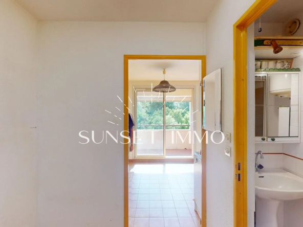 Studio en vente à Sausset-les-Pins avec balcon et parking privé