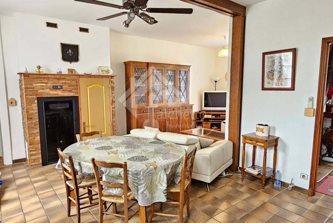 Maison de caractère de 260 m² avec terrain à Vaumas, proche Parc Le Pal 