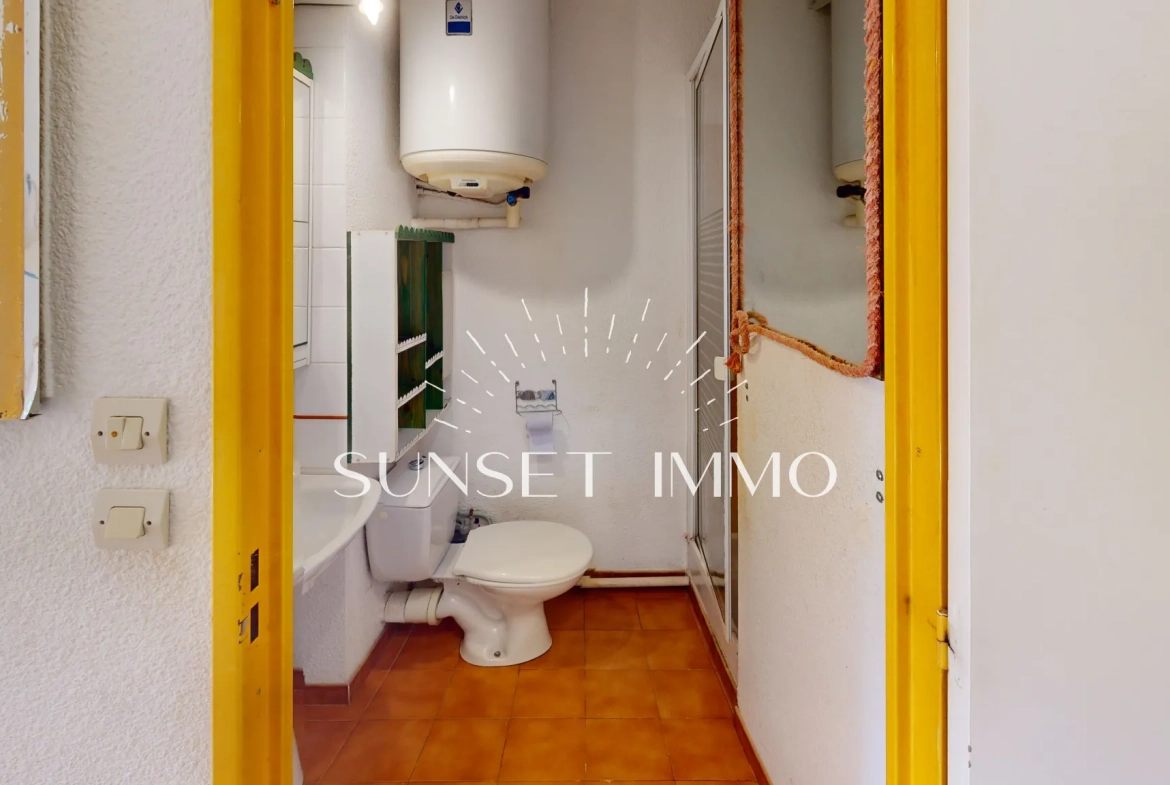 Studio en vente à Sausset-les-Pins avec balcon et parking privé 