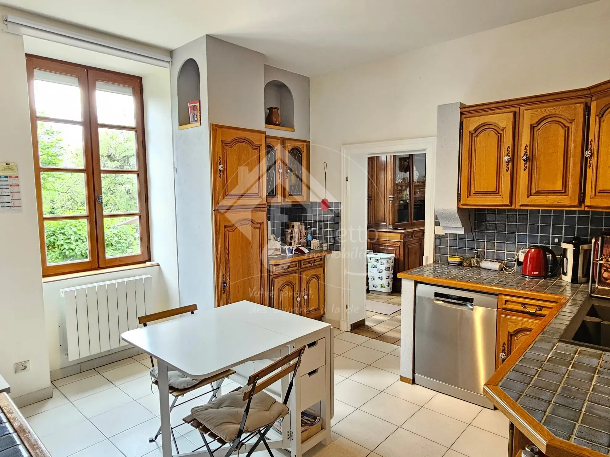 Maison de caractère de 260 m² avec terrain à Vaumas, proche Parc Le Pal 