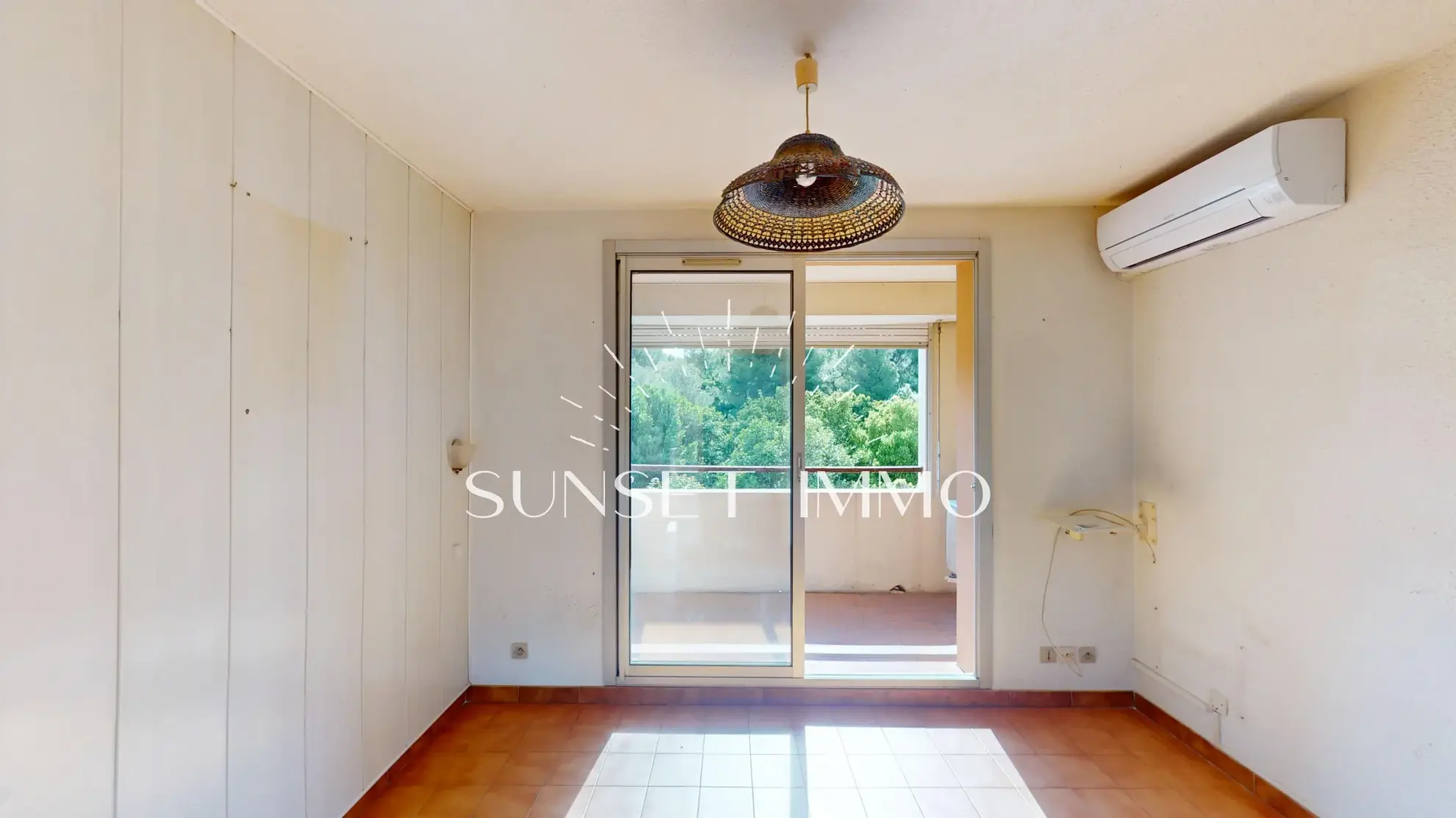Studio en vente à Sausset-les-Pins avec balcon et parking privé 