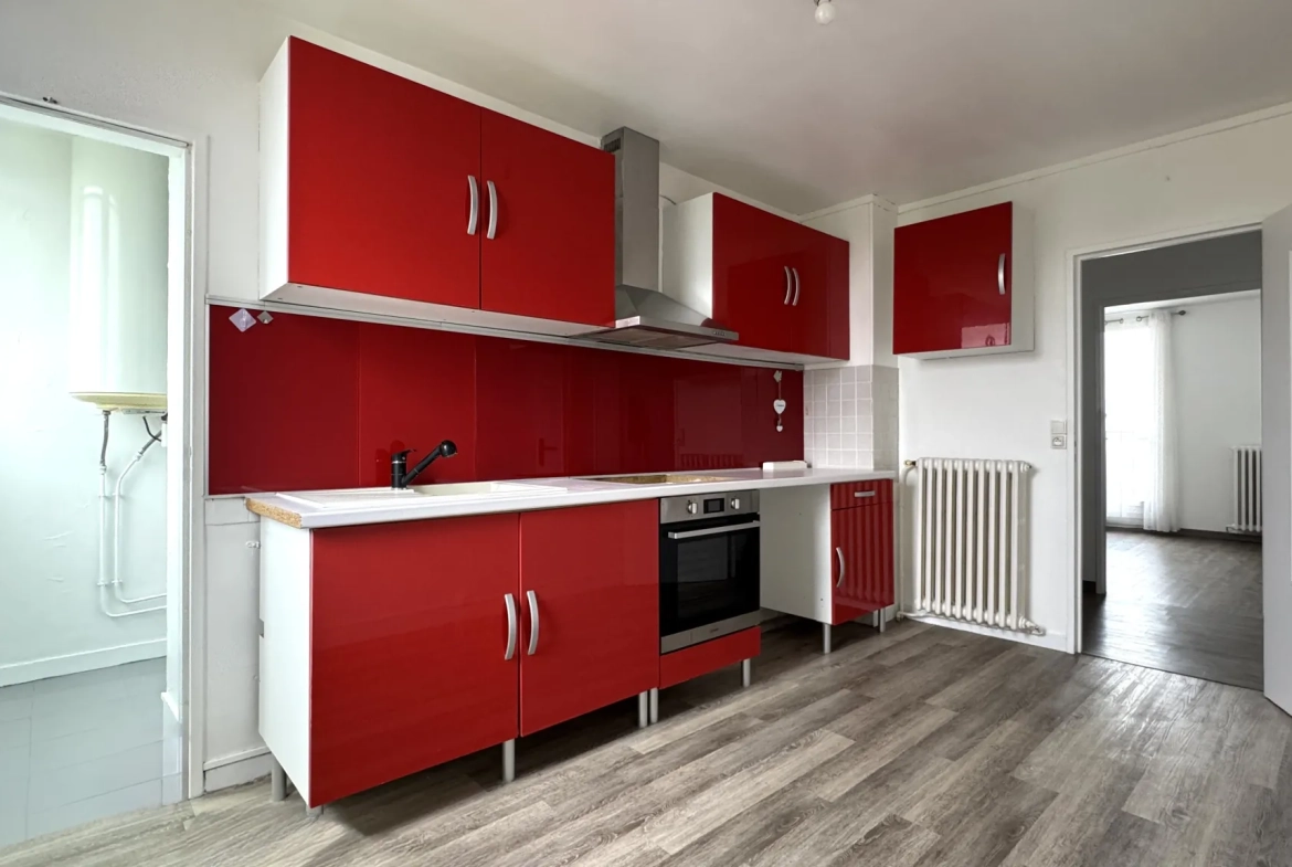 A vendre appartement 4 pièces à Meaux, dernier étage, proche parc du Patis 