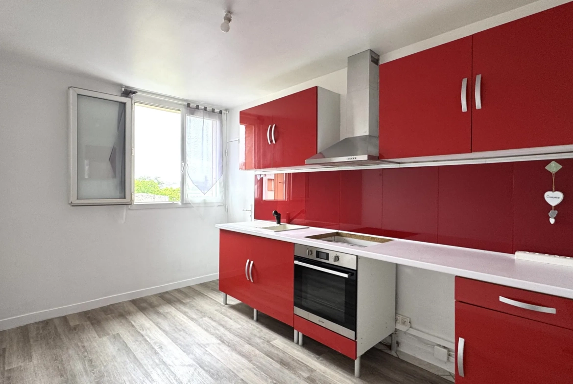 A vendre appartement 4 pièces à Meaux, dernier étage, proche parc du Patis 