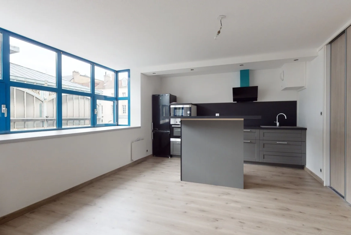 Appartement T2 rénové sur la place des Halles à Dijon – 42 m² 