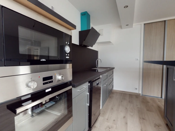Appartement T2 rénové sur la place des Halles à Dijon – 42 m²