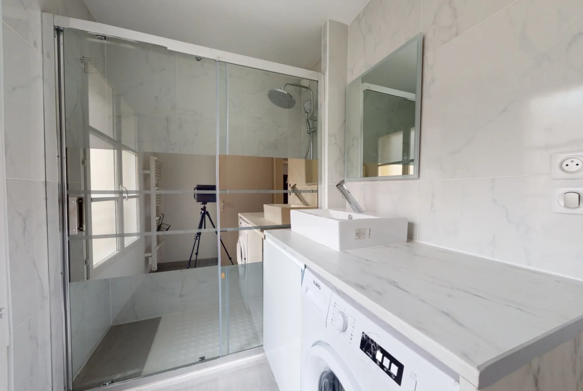 Appartement T2 rénové sur la place des Halles à Dijon – 42 m² 