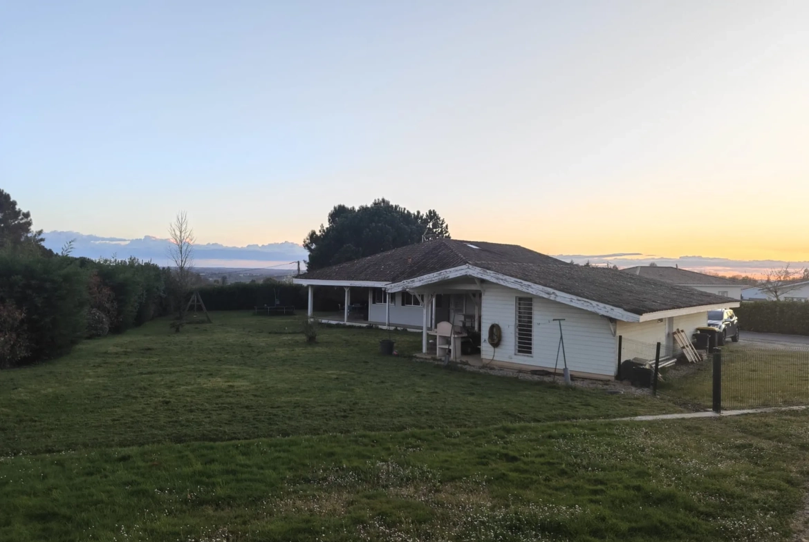 Maison de plain-pied avec garage et jardin à La Réole – 120 m² 