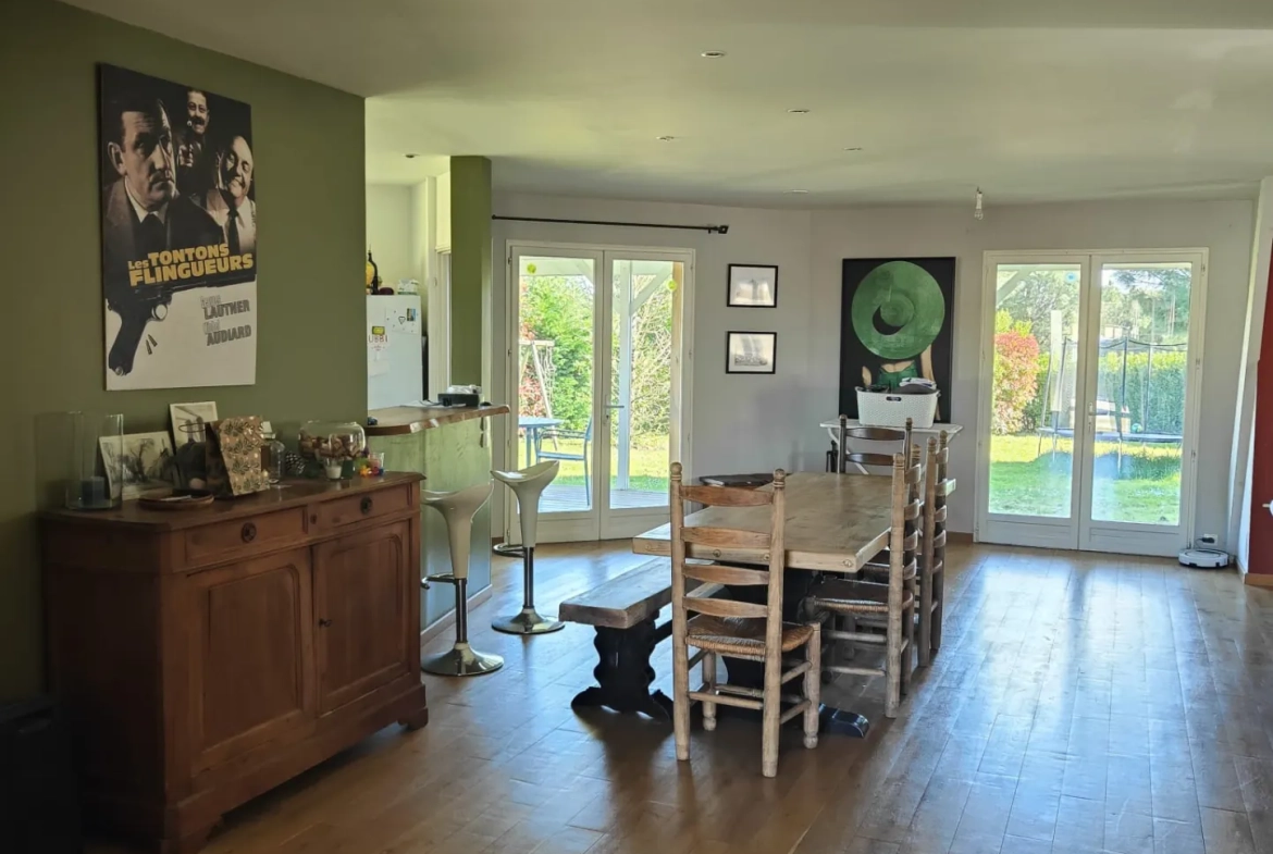 Maison de plain-pied avec garage et jardin à La Réole – 120 m² 
