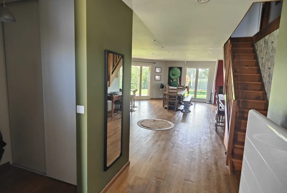 Maison de plain-pied avec garage et jardin à La Réole – 120 m² 