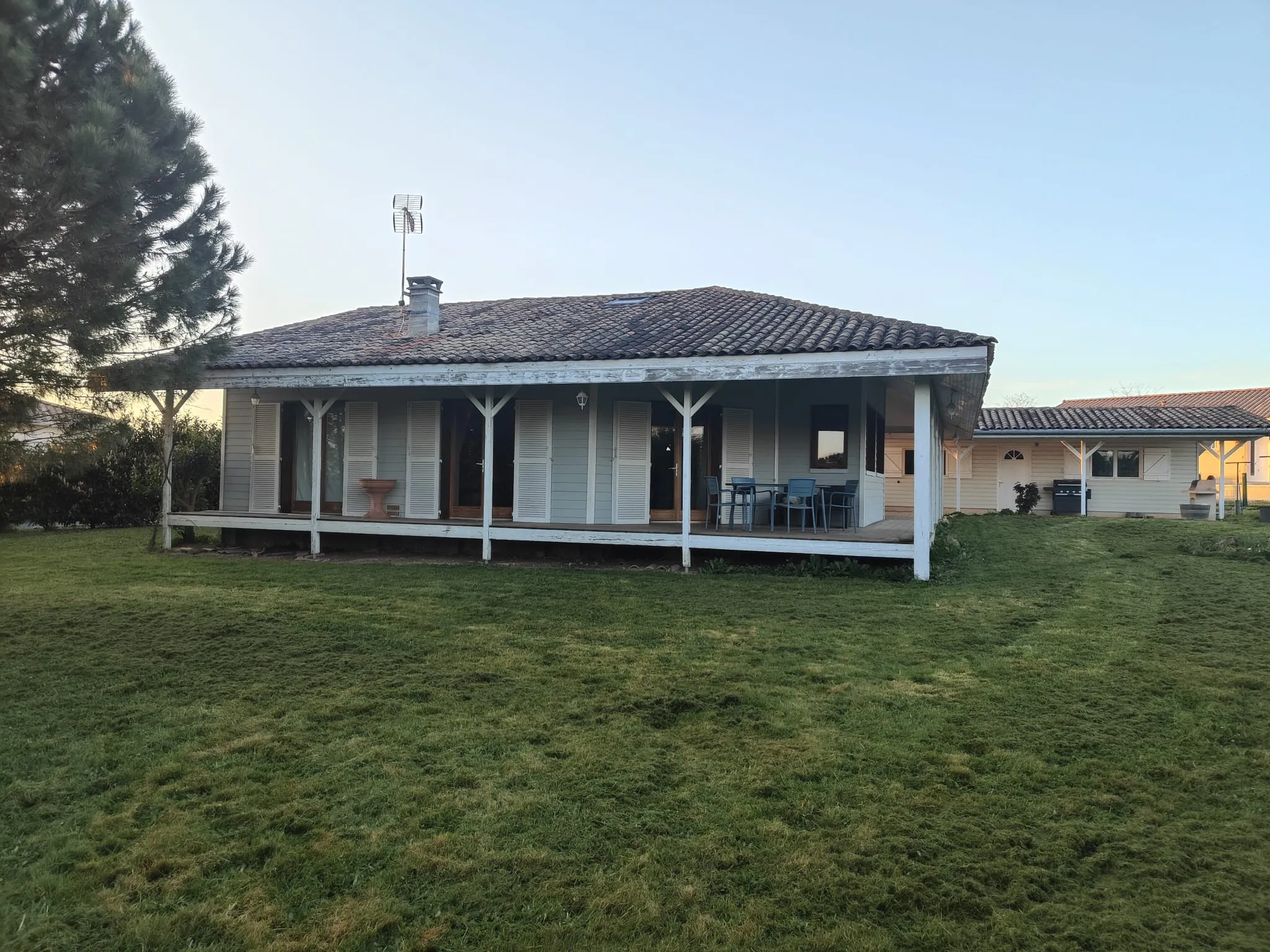Maison de plain-pied avec garage et jardin à La Réole – 120 m² 